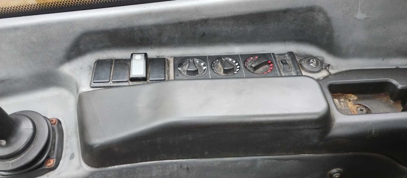 Телескопичен товарач Caterpillar TH337C, снимка 11 - Селскостопанска техника - 49648987