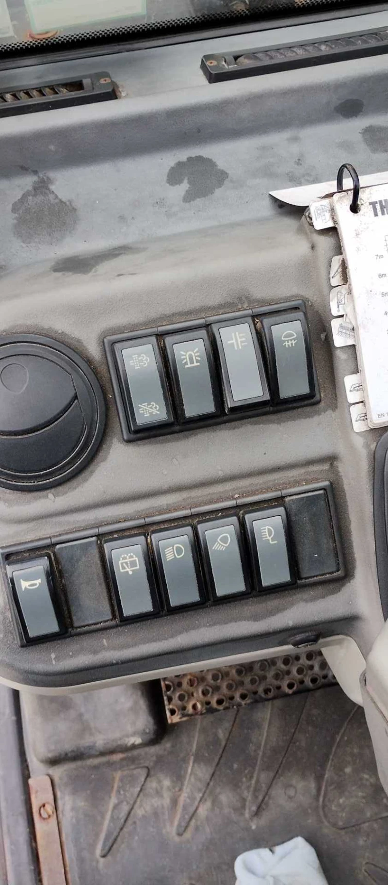 Телескопичен товарач Caterpillar TH337C, снимка 9 - Селскостопанска техника - 49648987