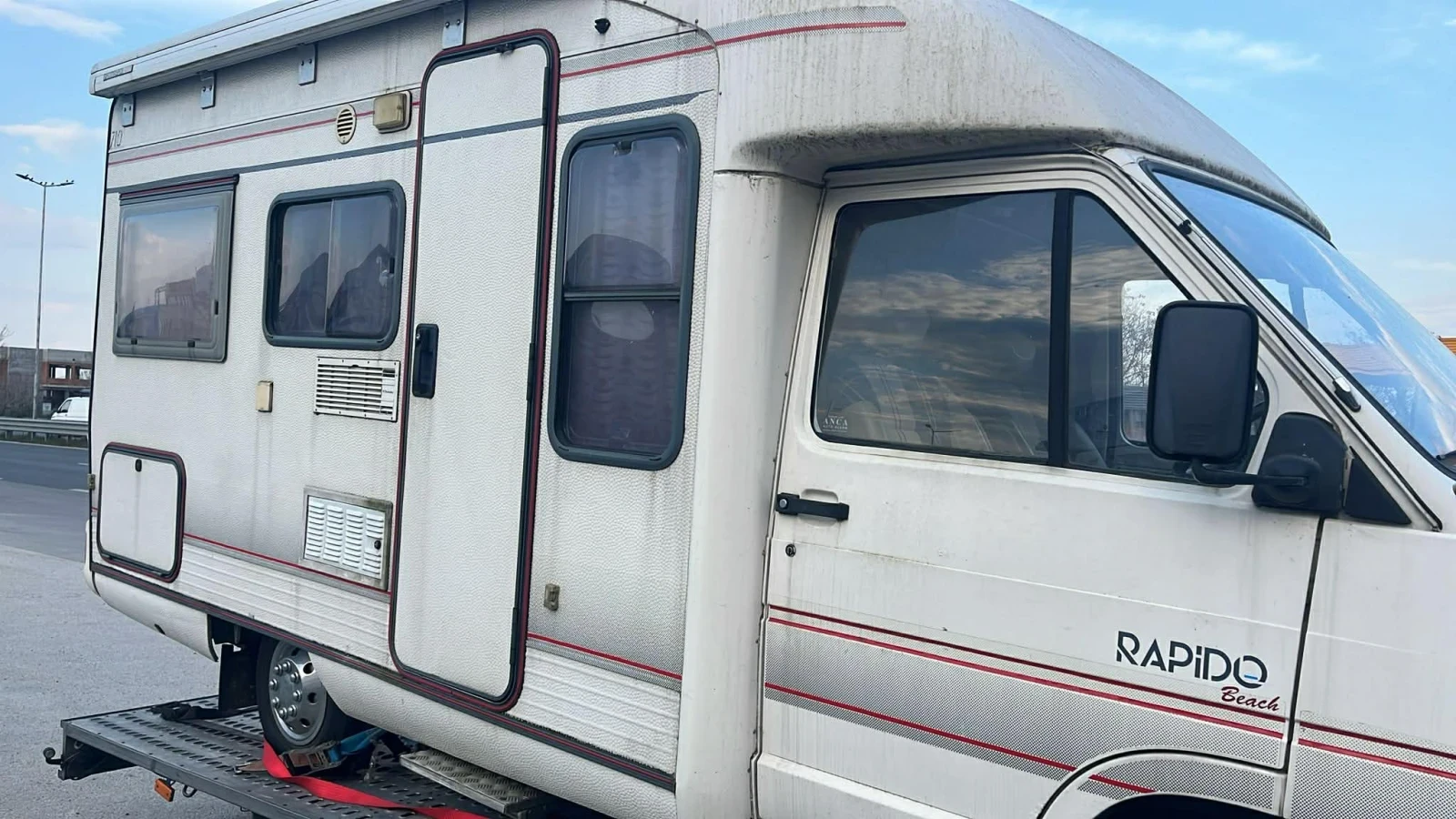 Кемпер Renault, снимка 3 - Каравани и кемпери - 53726518