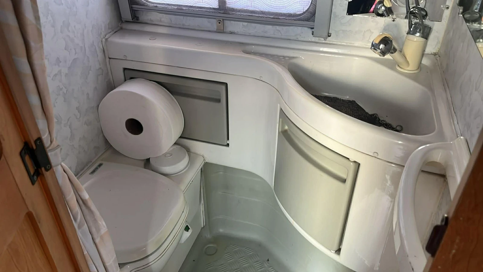 Кемпер Renault, снимка 14 - Каравани и кемпери - 53726518