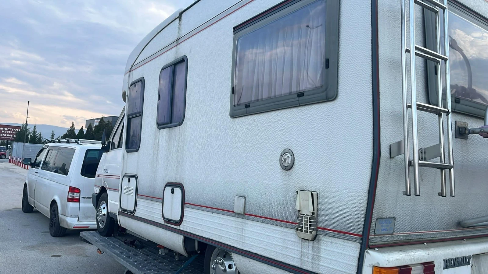 Кемпер Renault, снимка 4 - Каравани и кемпери - 53726518