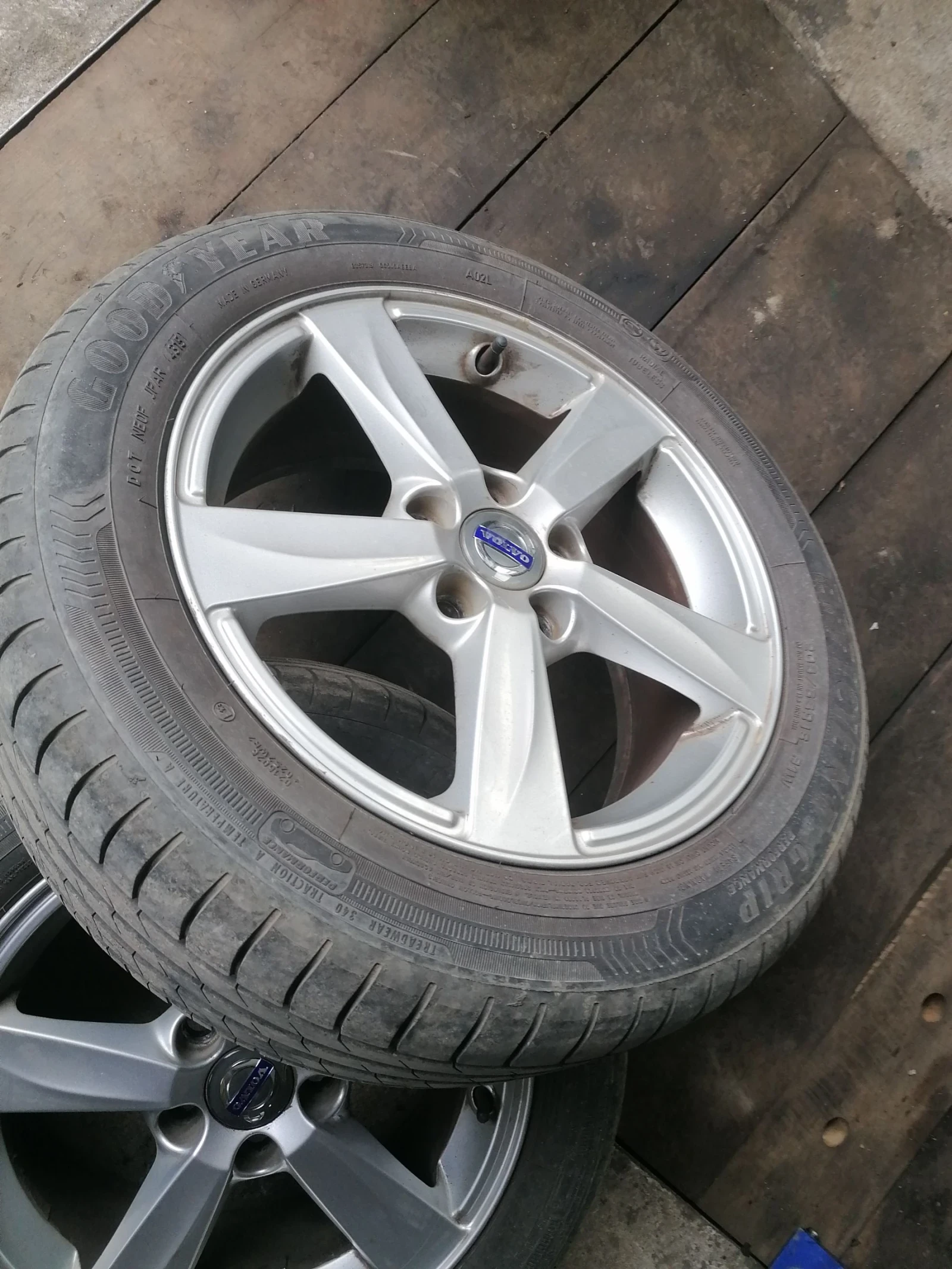 ���� � ������ 205/55R16 �� Volvo | Mobile.bg � ����������� 4