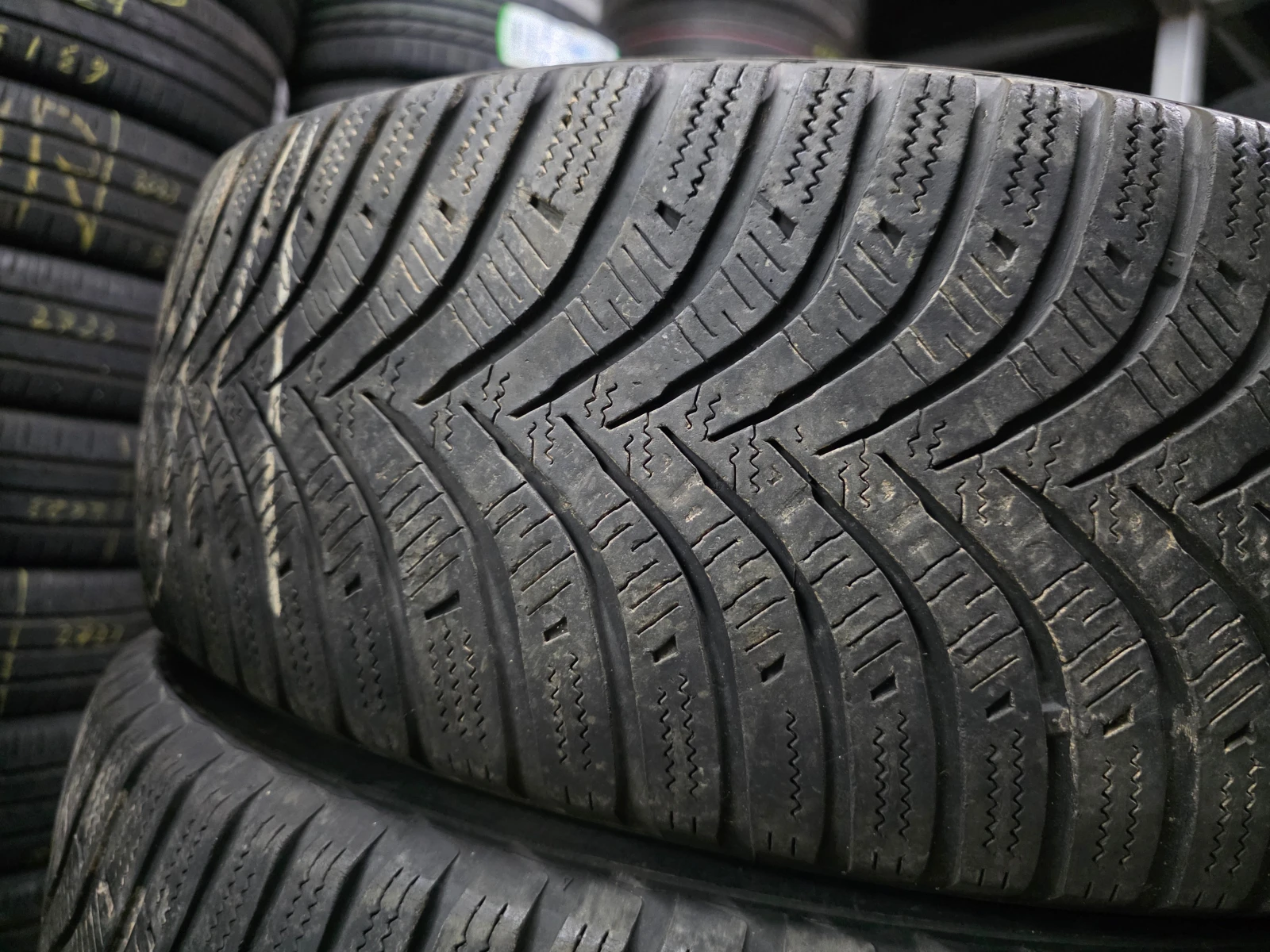 ���� 215/65R16 | Mobile.bg � ����������� 2