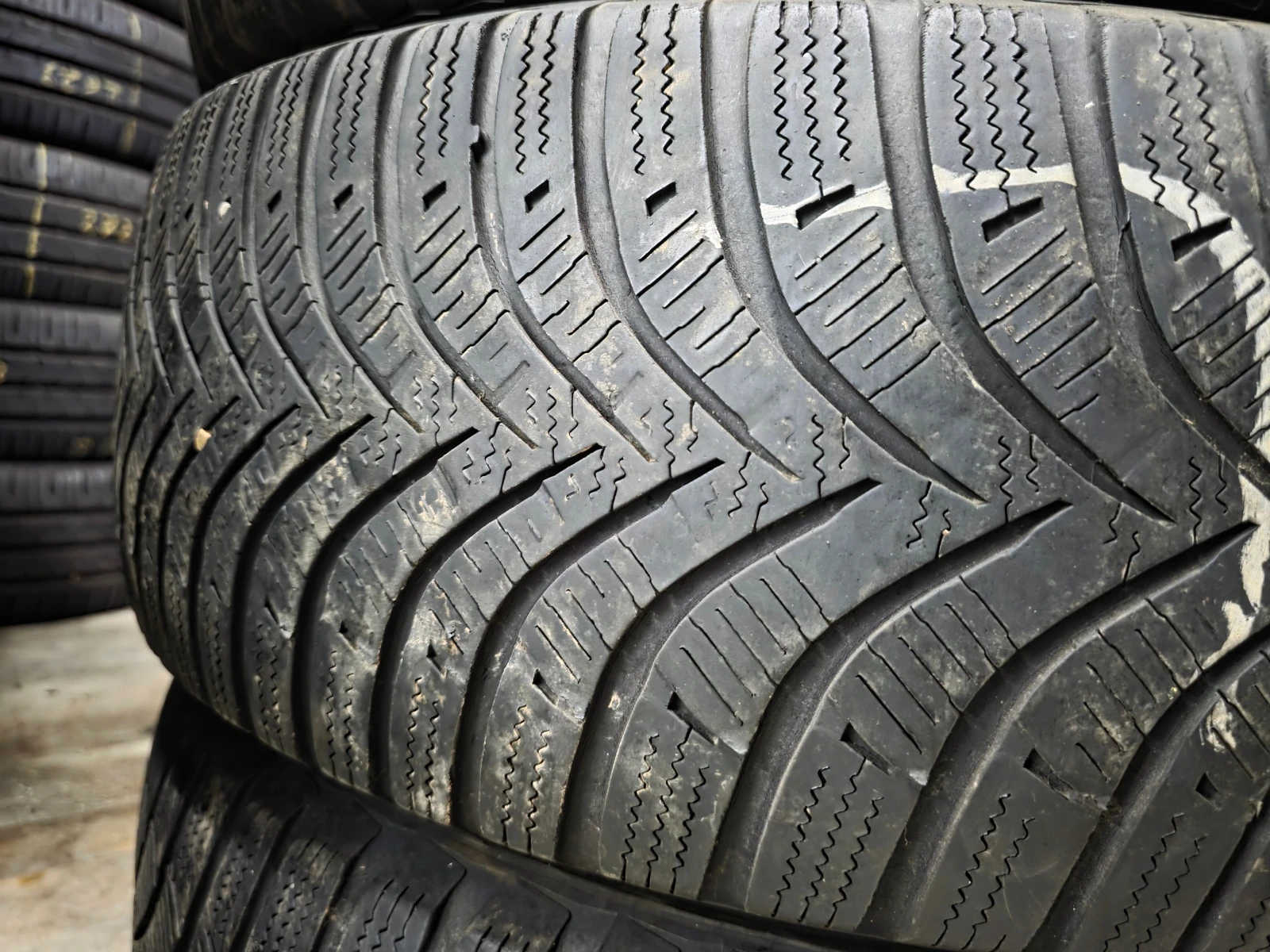 ���� 215/65R16 | Mobile.bg � ����������� 4