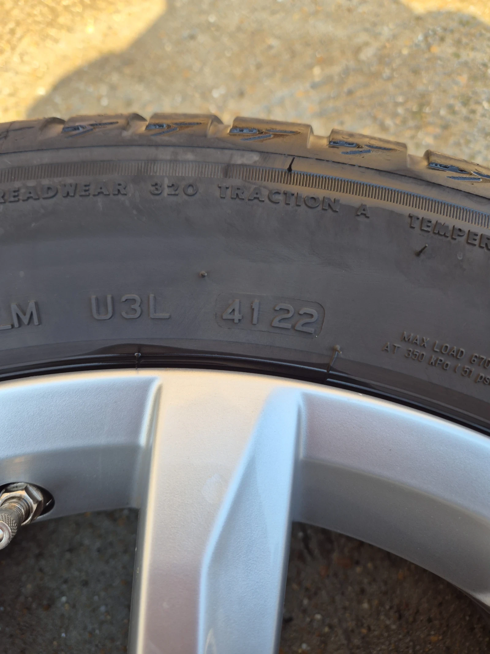 Гуми Летни 215/55R17, снимка 3 - Гуми и джанти - 53977763