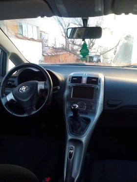 Toyota Auris, снимка 2