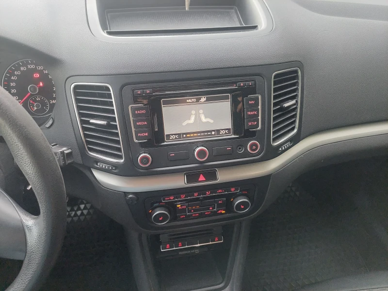 VW Sharan 2.0 TDI HIGHLINE, снимка 10 - Автомобили и джипове - 52393505