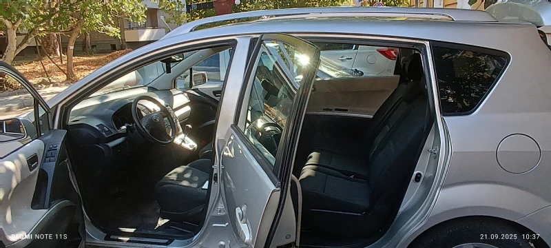 Toyota Corolla verso, снимка 4 - Автомобили и джипове - 51791145