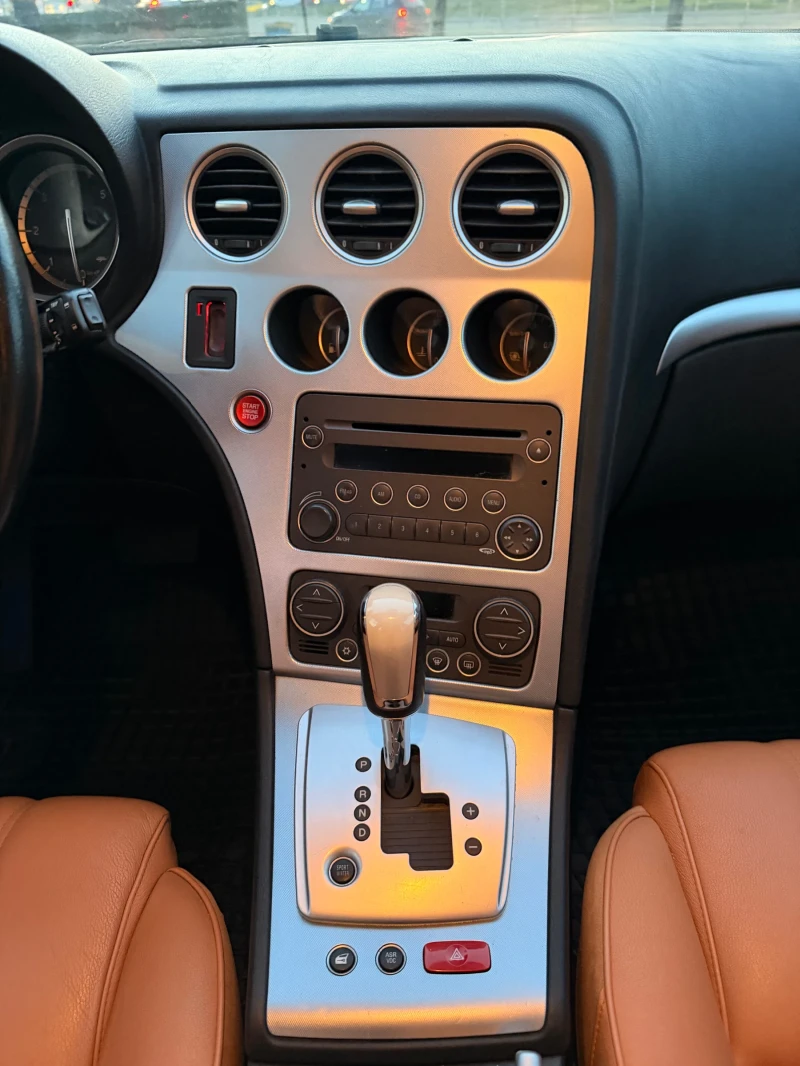 Alfa Romeo 159 sportwagon 2.4 JTD Автомат 200к.с, снимка 13 - Автомобили и джипове - 52842691