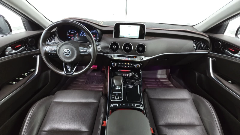 Kia Stinger 2.2CRDI/Пълна сервизна !!!, снимка 7 - Автомобили и джипове - 53496913
