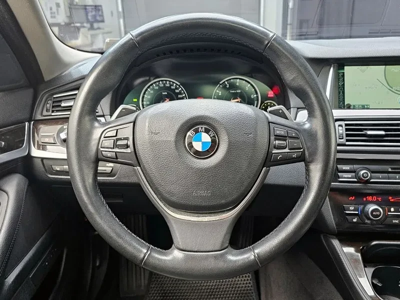 BMW 520, снимка 14 - Автомобили и джипове - 52812525
