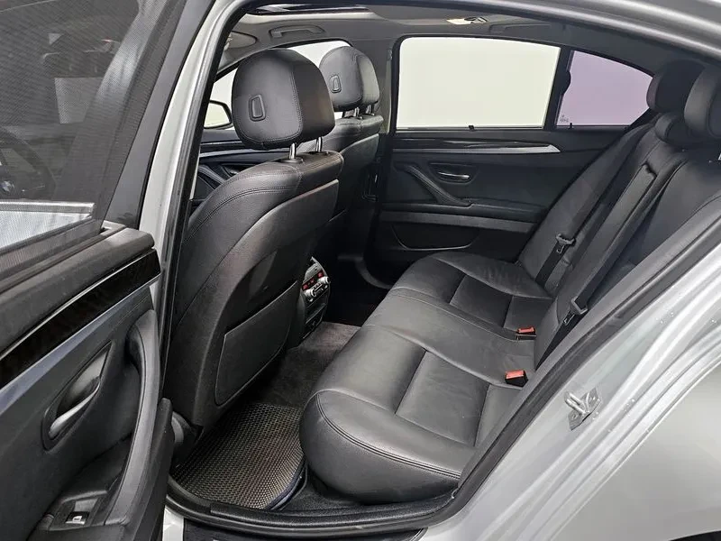 BMW 520, снимка 13 - Автомобили и джипове - 52812525