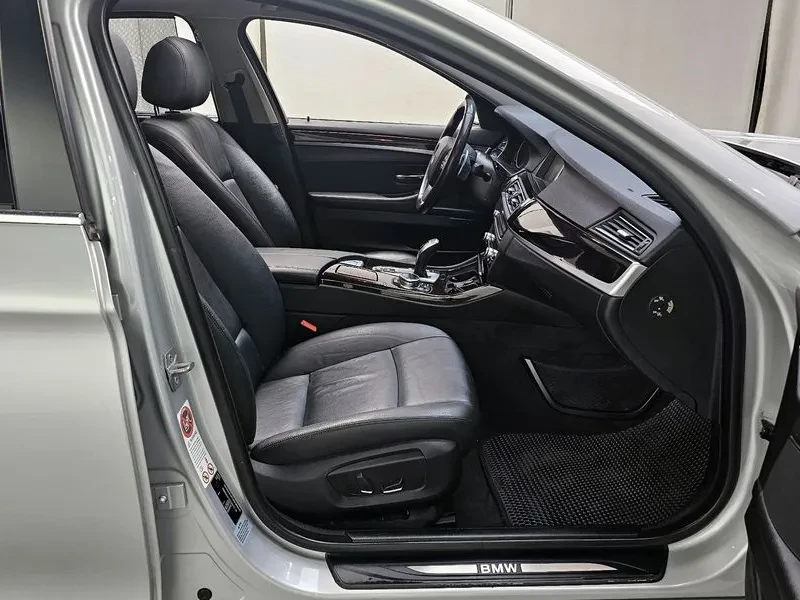 BMW 520, снимка 11 - Автомобили и джипове - 52812525