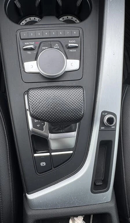 Audi A4 45TFSI* Technik* АвтоКредит* (ЦЕНА ДО БГ), снимка 11 - Автомобили и джипове - 54058372