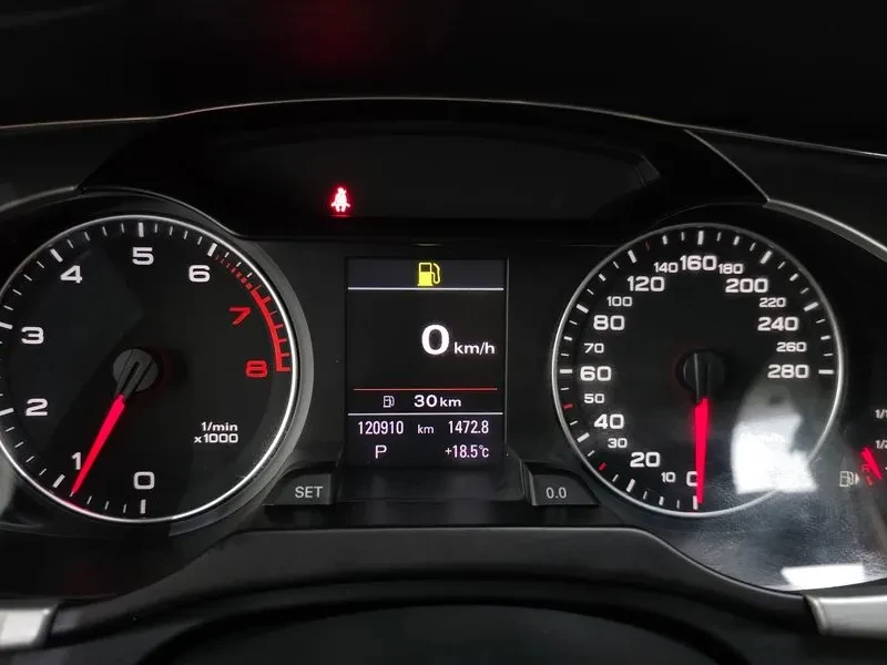 Audi A4 2.0 TFSI Quattro, снимка 8 - Автомобили и джипове - 54550837
