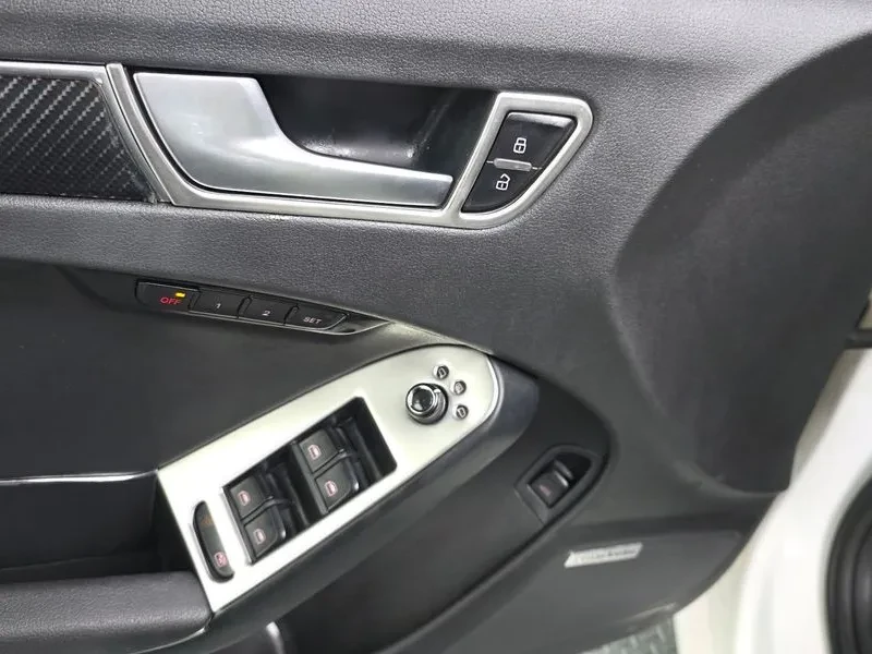 Audi A4 2.0 TFSI Quattro, снимка 16 - Автомобили и джипове - 54550837