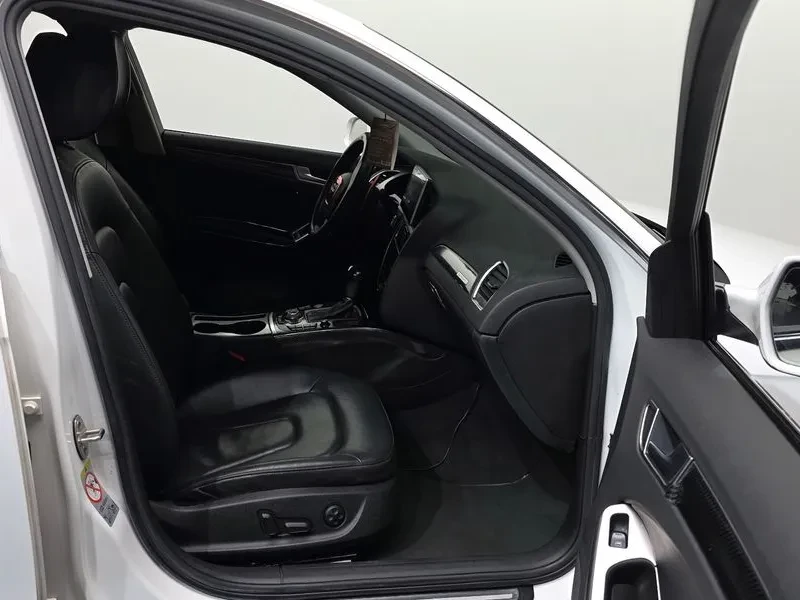 Audi A4 2.0 TFSI Quattro, снимка 11 - Автомобили и джипове - 54550837
