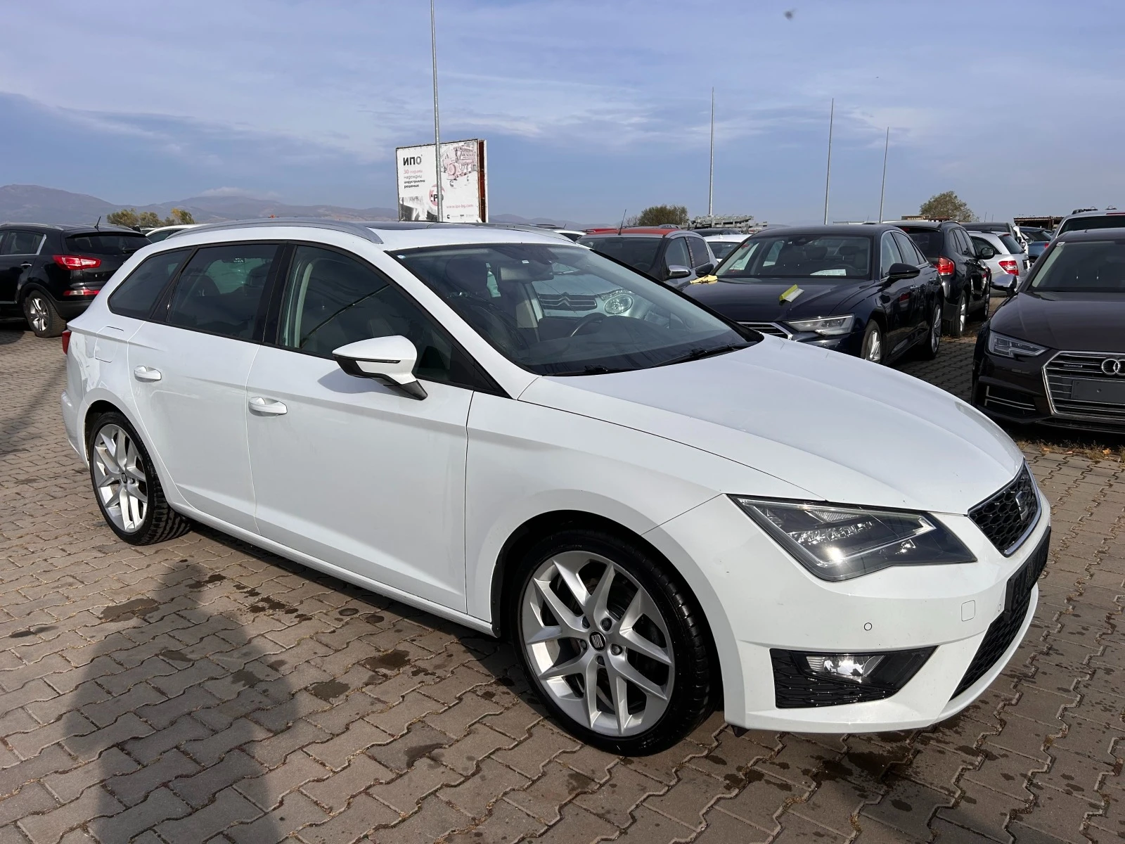 Seat Leon FR 1.4TSI AVTOMAT/NAVI/PANIRAMA ЛИЗИНГ - изображение 4