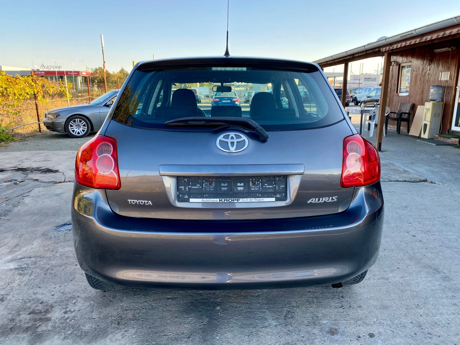 Toyota Auris 1.33VVT-I - изображение 6