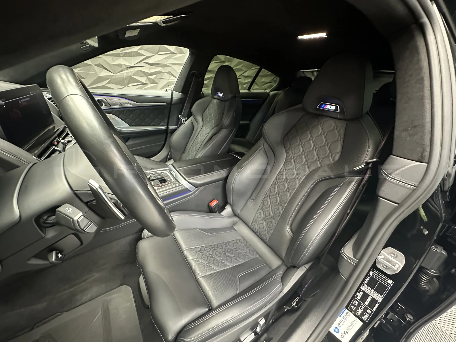 BMW M8 Competition * Facelift *  2027 B&W * HeadU | Mobile.bg   11