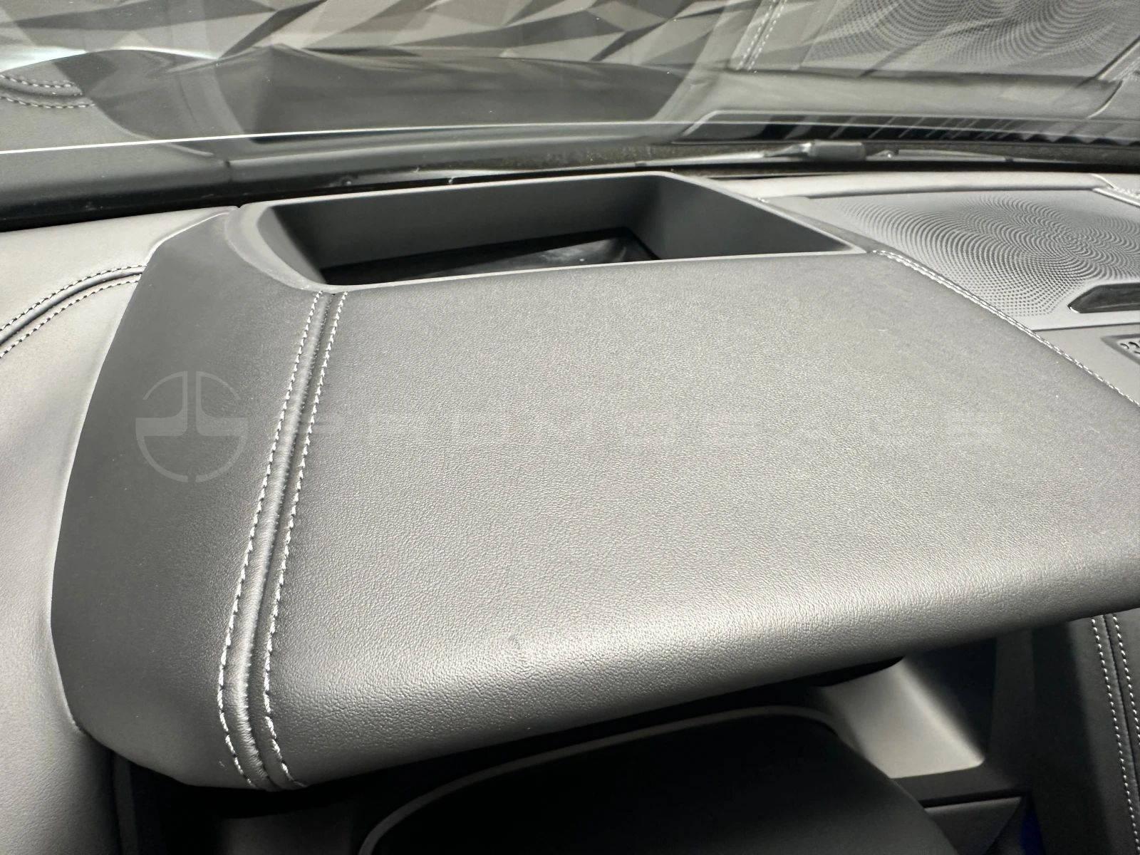 BMW M8 Competition * Facelift *  2027 B&W * HeadU | Mobile.bg   16