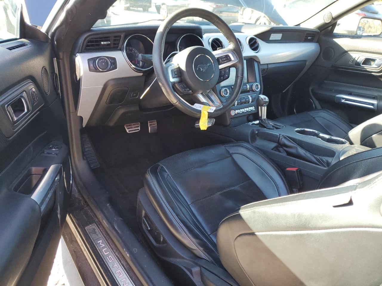 Ford Mustang GT*  - изображение 7