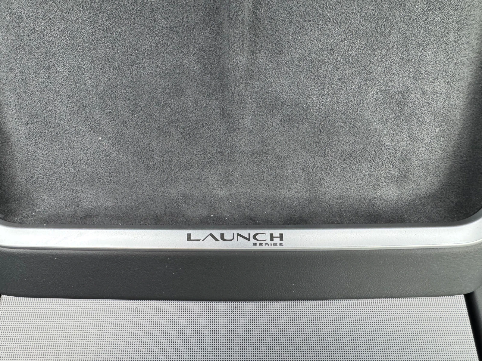 Tesla Model Y Juniper-2025\Standart, long-range 4x4  Launch | Mobile.bg   14