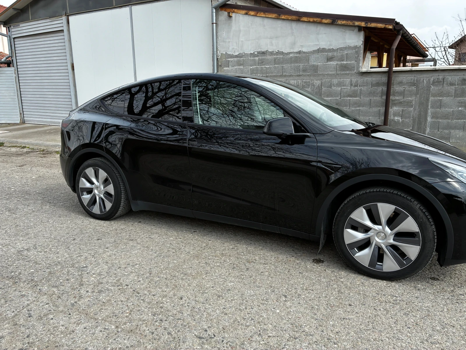 Tesla Model Y Long range новата батерия, снимка 2 - Автомобили и джипове - 52934986