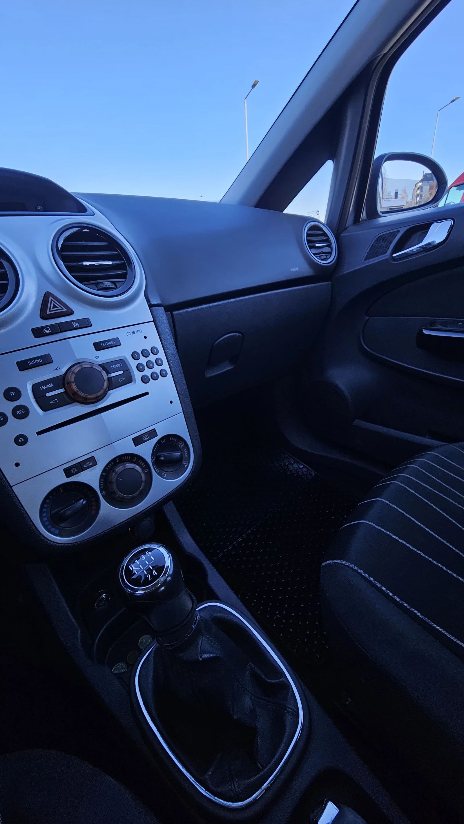 Opel Corsa D - изображение 7