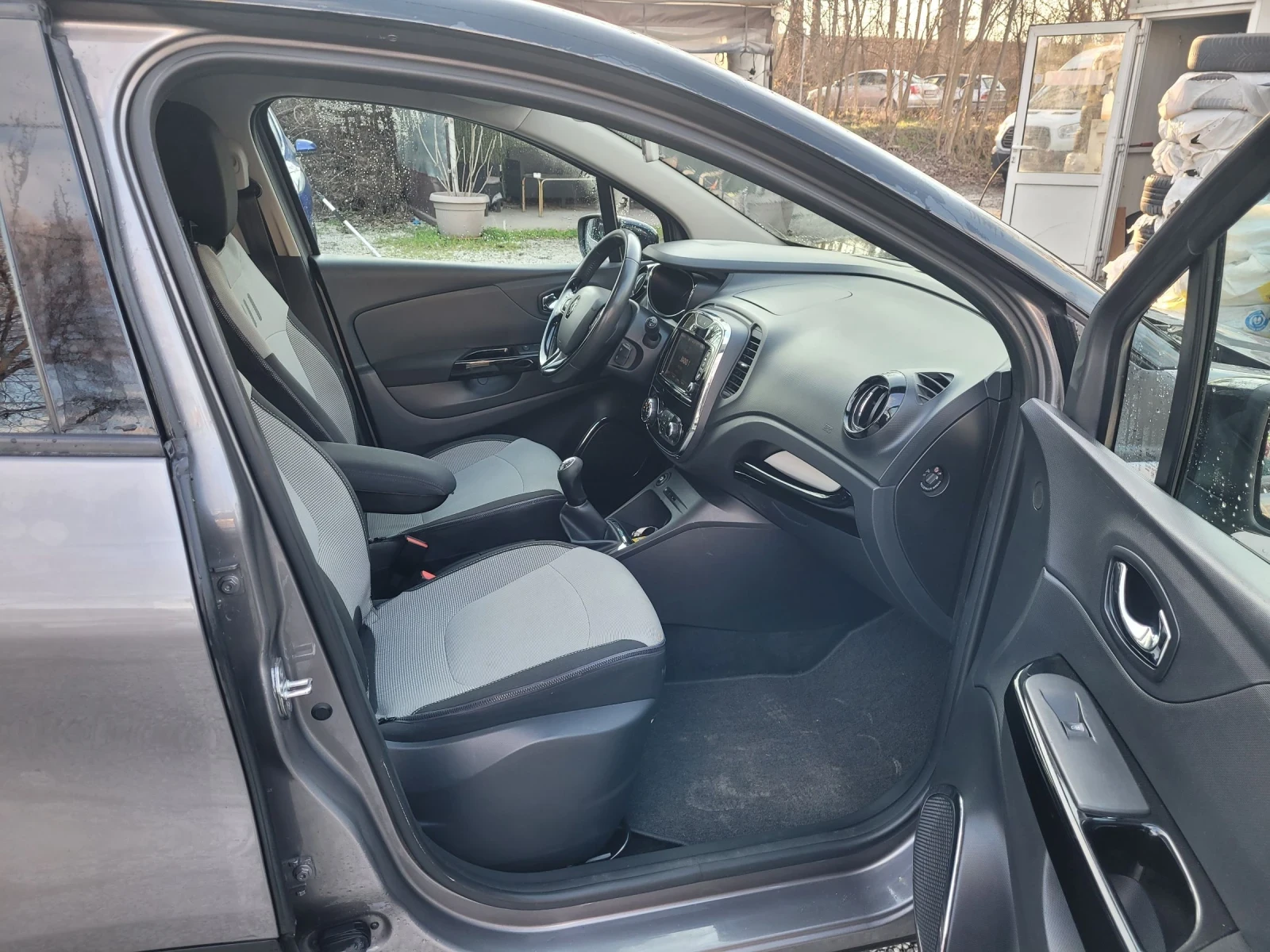 Renault Captur 1.5 DCI - изображение 8