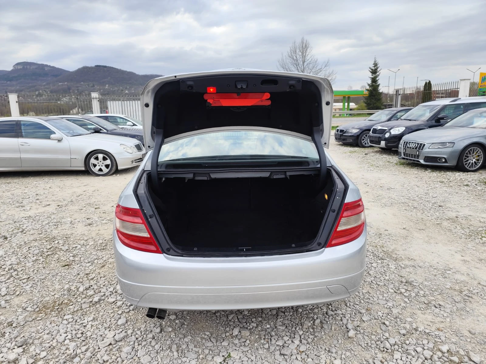 Mercedes-Benz C 200 2.2 дизел 136 коня, снимка 7 - Автомобили и джипове - 54145231