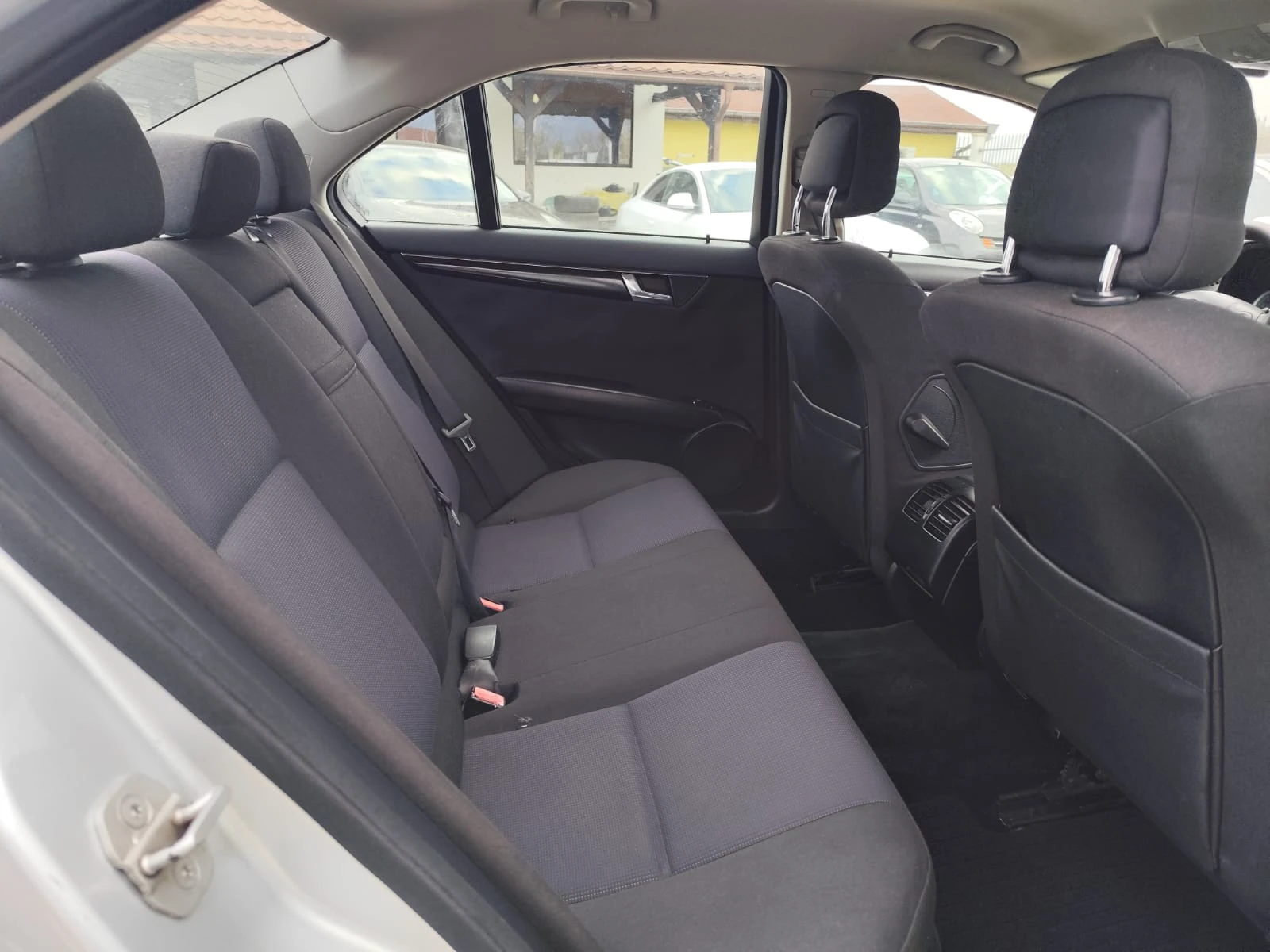 Mercedes-Benz C 200 2.2 дизел 136 коня, снимка 14 - Автомобили и джипове - 54145231