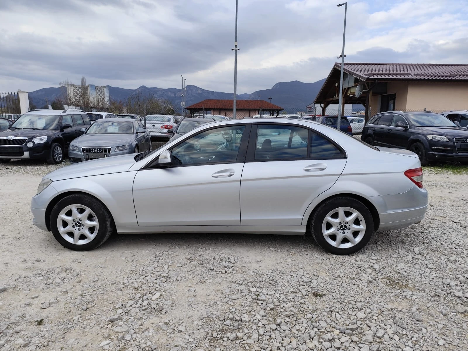 Mercedes-Benz C 200 2.2 дизел 136 коня, снимка 9 - Автомобили и джипове - 54145231