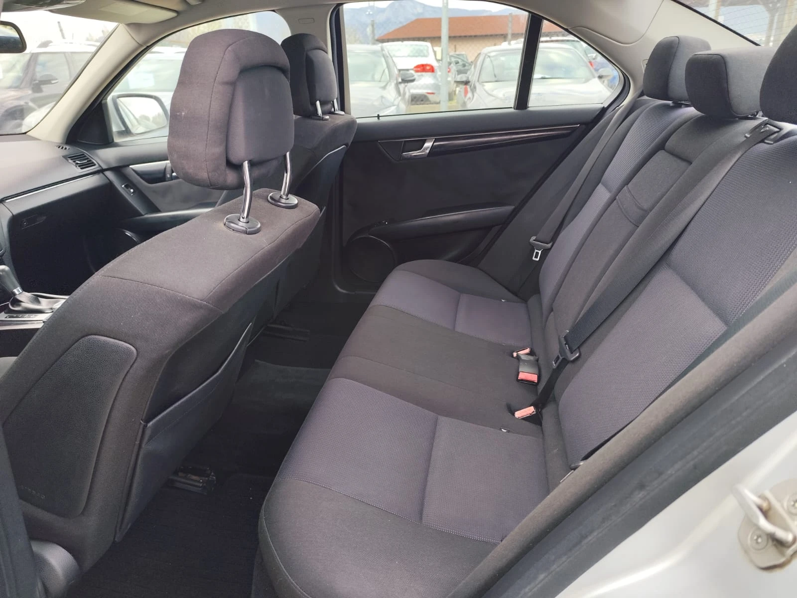 Mercedes-Benz C 200 2.2 дизел 136 коня, снимка 13 - Автомобили и джипове - 54145231