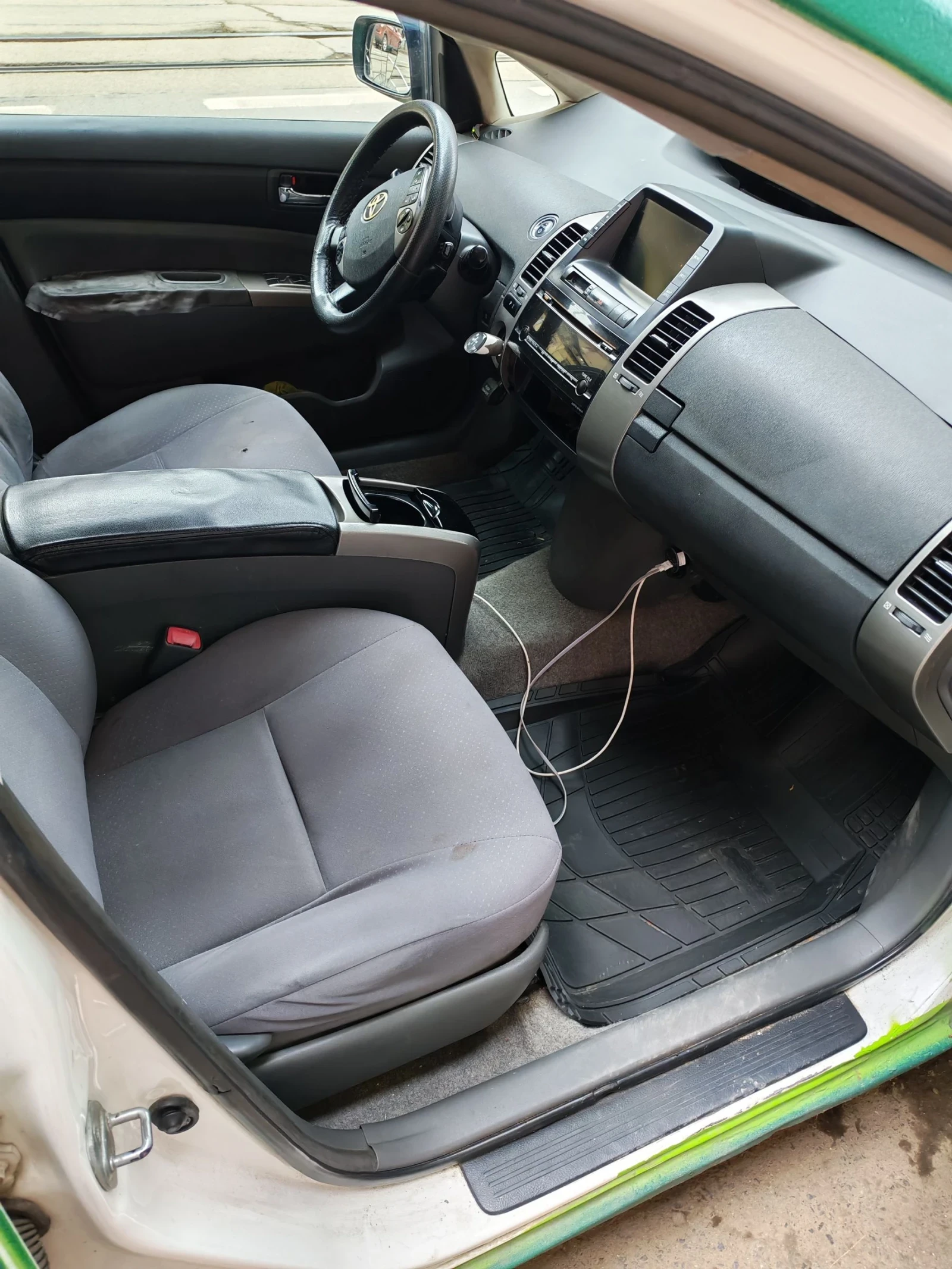 Toyota Prius, снимка 5 - Автомобили и джипове - 54588770