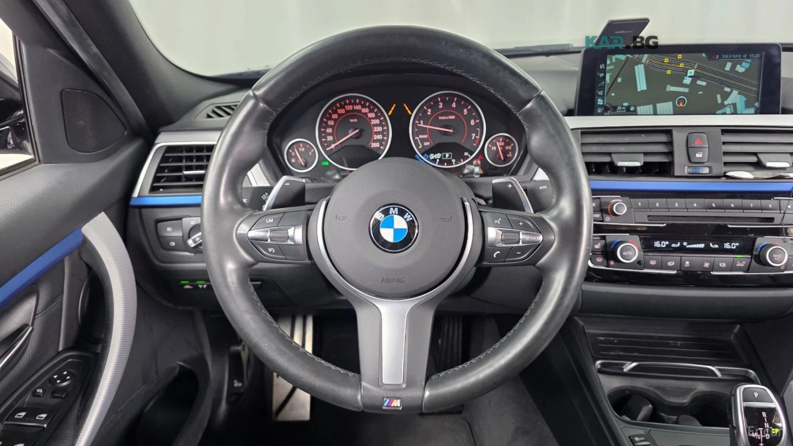 BMW 330 * M PACK* 360* Ambient Light* Head-up* PANO* CAMER, снимка 13 - Автомобили и джипове - 55405809