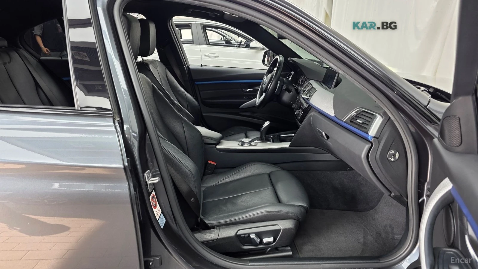 BMW 330 * M PACK* 360* Ambient Light* Head-up* PANO* CAMER, снимка 11 - Автомобили и джипове - 55405809