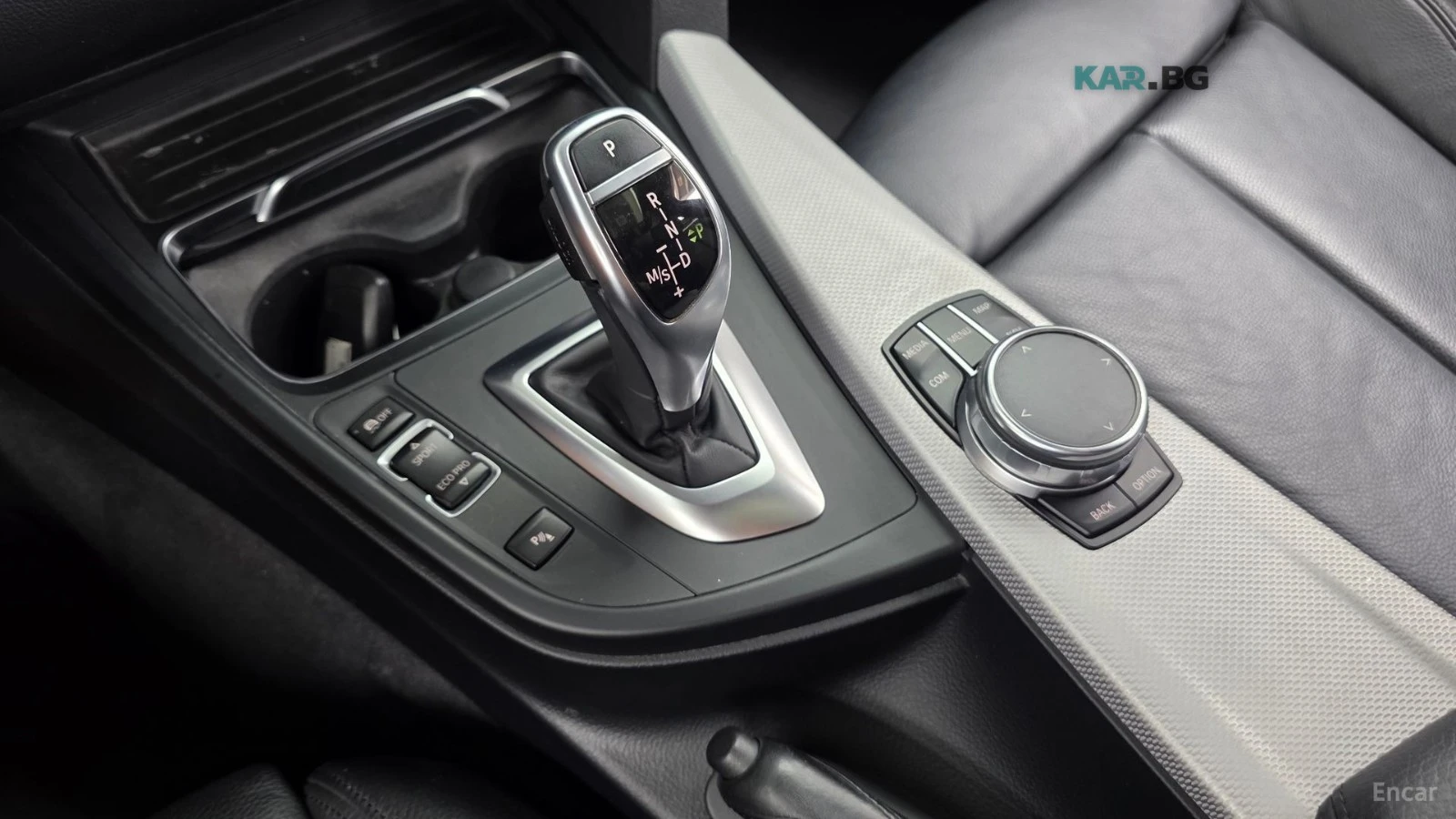 BMW 330 * M PACK* 360* Ambient Light* Head-up* PANO* CAMER, снимка 9 - Автомобили и джипове - 55405809