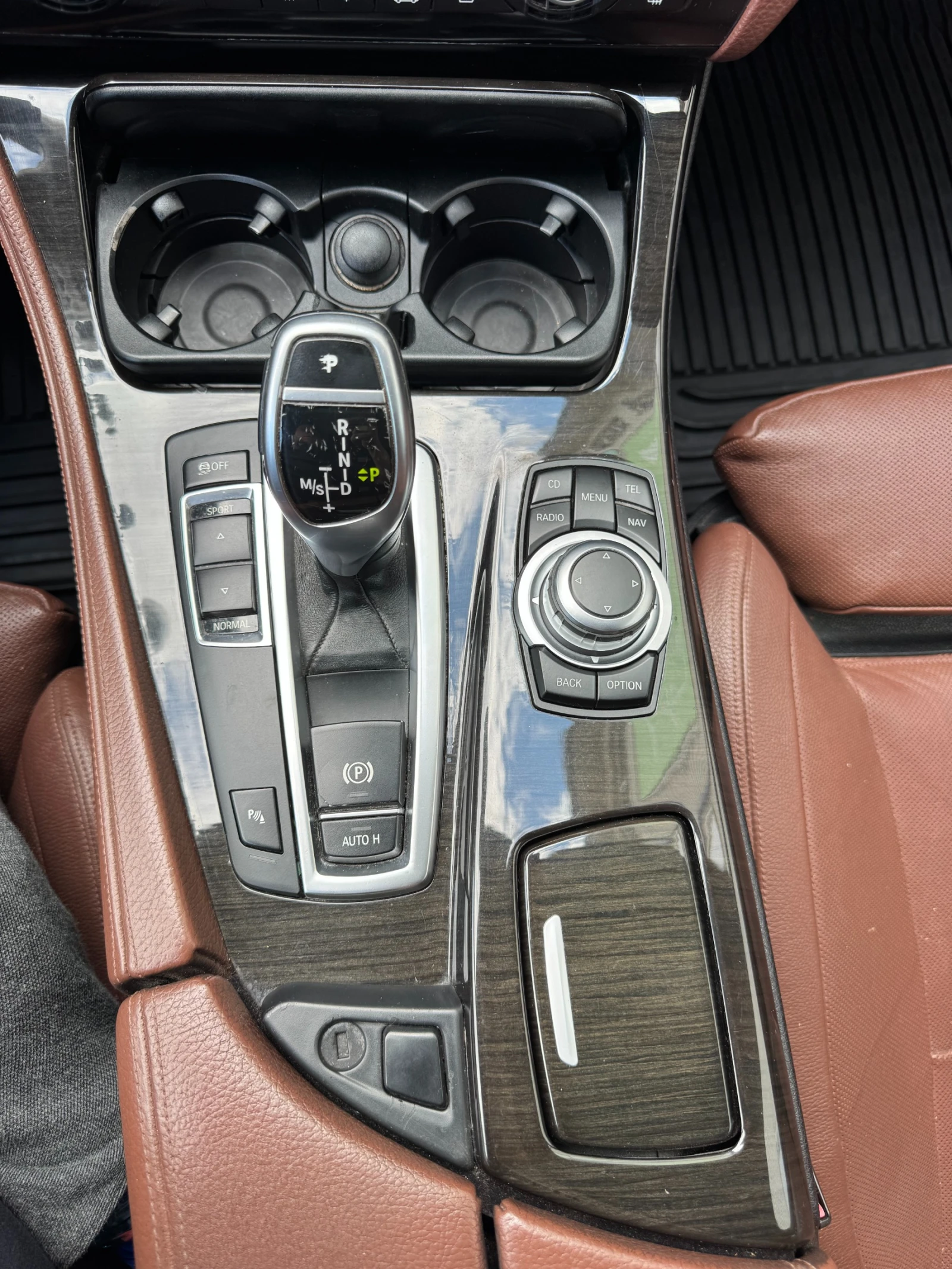 BMW 530 ПЪРВИ СОБСТВЕНИК, HEAD UP, SOFT CLOSE, MEMORY, снимка 16 - Автомобили и джипове - 56114186