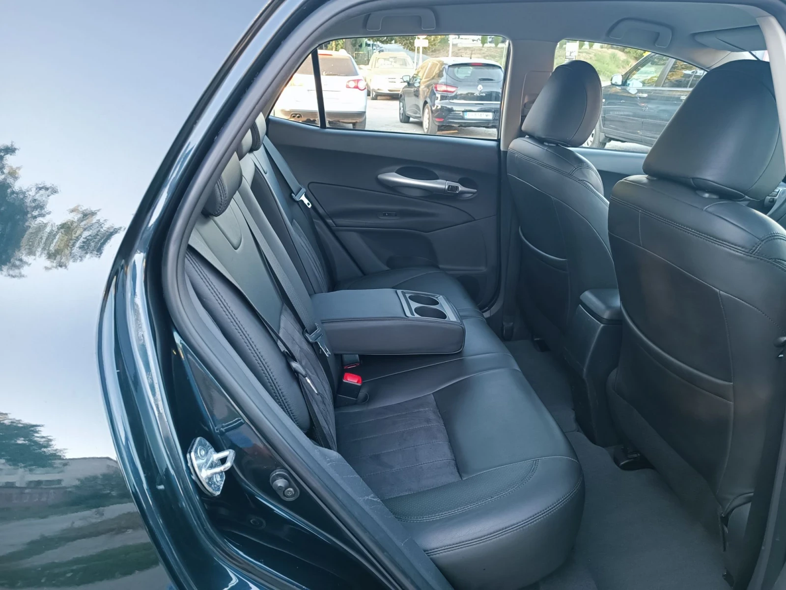 Toyota Auris 1.8i-147кс-ШВЕЙЦАРИЯ-РЪЧКА-6ск-FACELIFT-NAVI, снимка 11 - Автомобили и джипове - 56121746