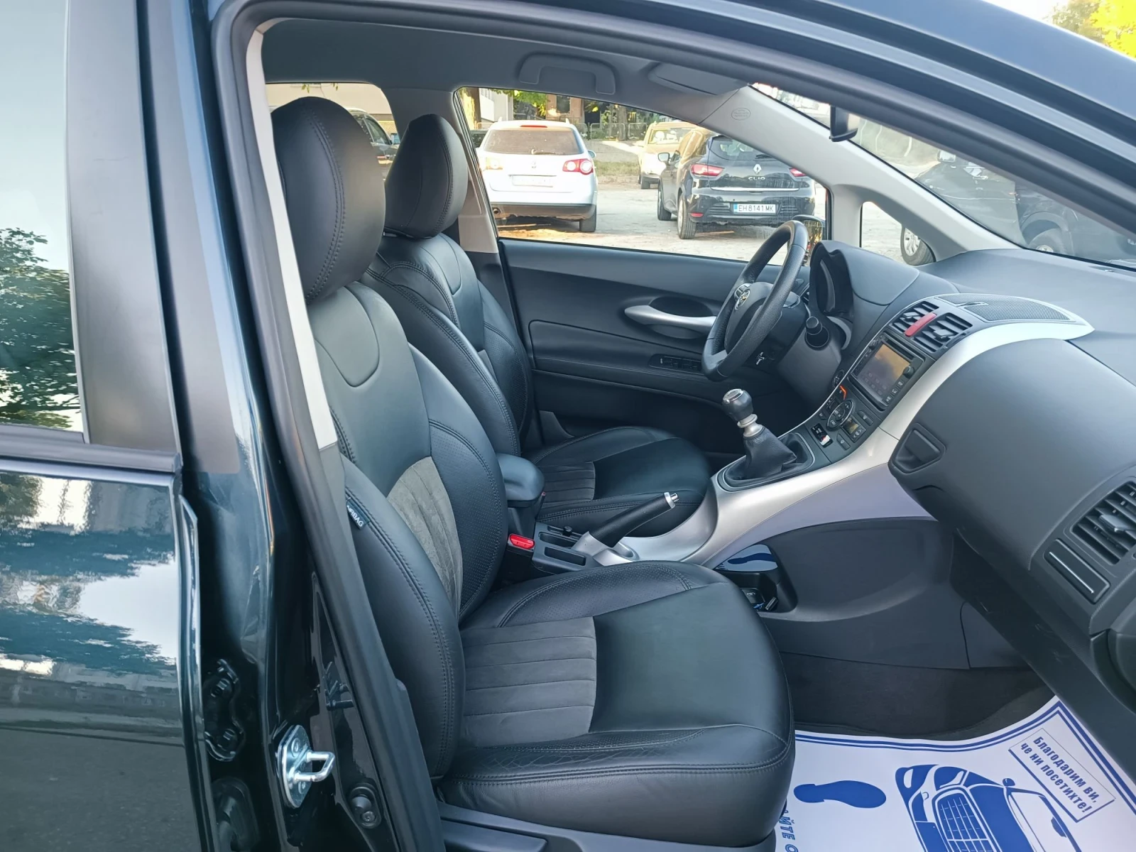 Toyota Auris 1.8i-147кс-ШВЕЙЦАРИЯ-РЪЧКА-6ск-FACELIFT-NAVI, снимка 15 - Автомобили и джипове - 56121746