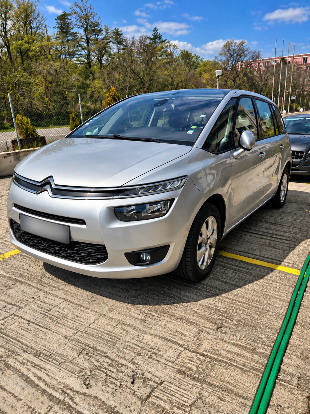 Citroen Grand C4 Picasso, снимка 3 - Автомобили и джипове - 56705442
