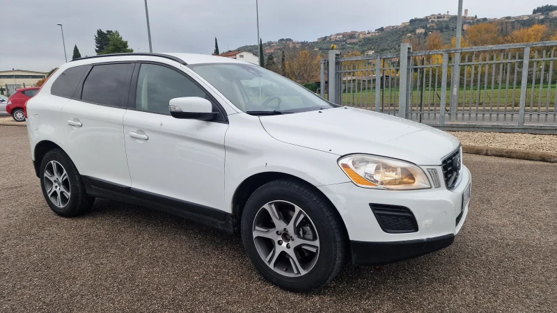 Volvo XC60 2.0D 163kc , снимка 3 - Автомобили и джипове - 48722429