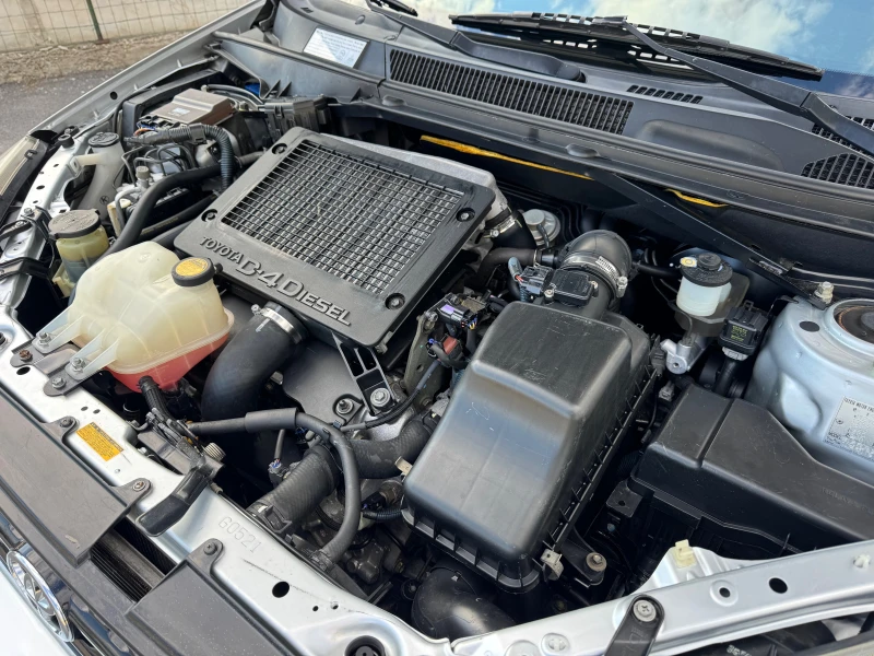 Toyota Rav4 2.0D4D-4x4, снимка 7 - Автомобили и джипове - 51895724