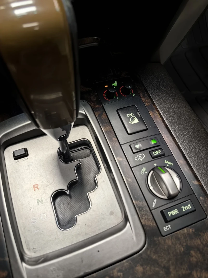 Toyota Land cruiser 4.5V8* D4D* LUXURY* 6+ 1* KEYLESS* НАВИ* ПОДГРЕВ* , снимка 13 - Автомобили и джипове - 52503492