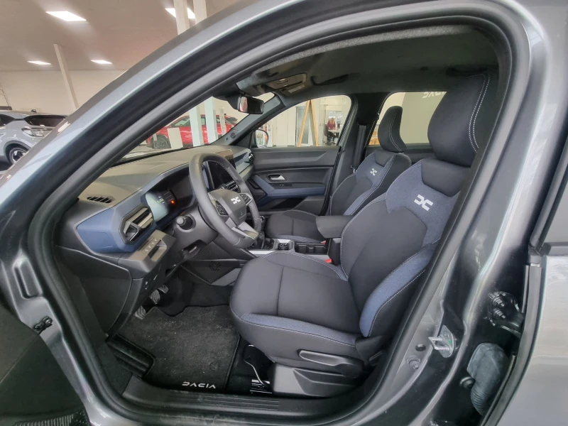 Dacia Bigster Expression TCe 130 4x4, снимка 10 - Автомобили и джипове - 53262554