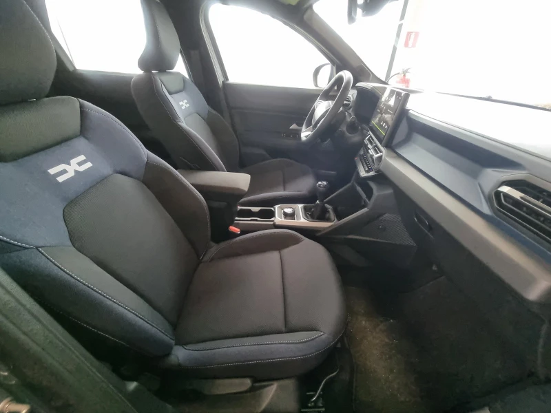 Dacia Bigster Expression TCe 130 4x4, снимка 12 - Автомобили и джипове - 53262554