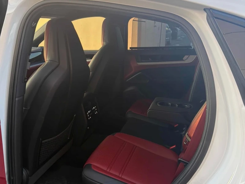 Porsche Cayenne S * ДИСТРОНИК* 360 КАМЕРИ* ОБДУХВАНЕ* , снимка 11 - Автомобили и джипове - 53360455