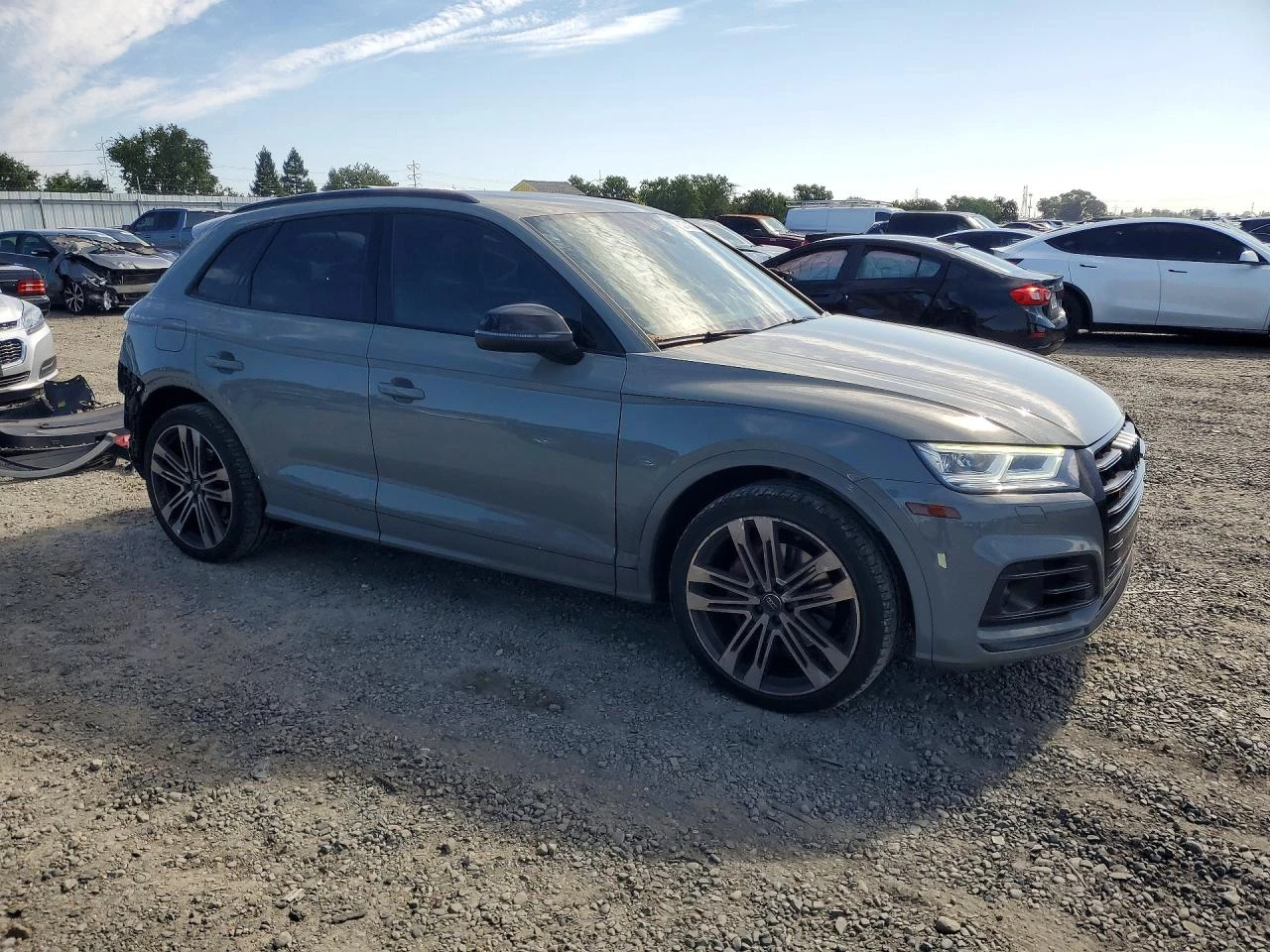 Audi SQ5 PREMIUM PLUS| BANG&OLUFSEN| HUD| ПАНО, снимка 3 - Автомобили и джипове - 54566397