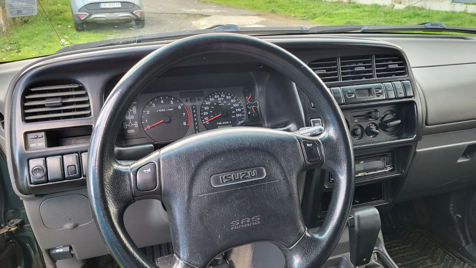 Isuzu Trooper, снимка 12 - Автомобили и джипове - 54681783